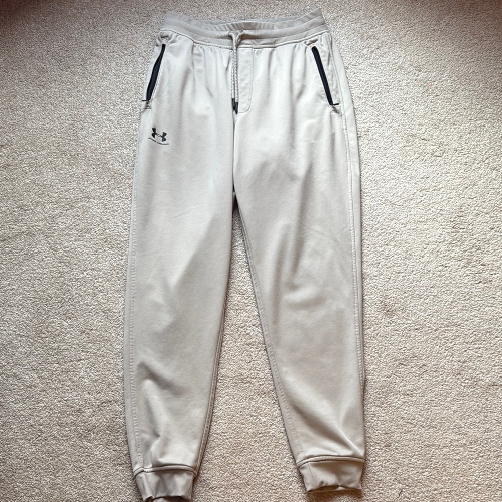 Under Armour khaki cold gear loose Joggers size medium